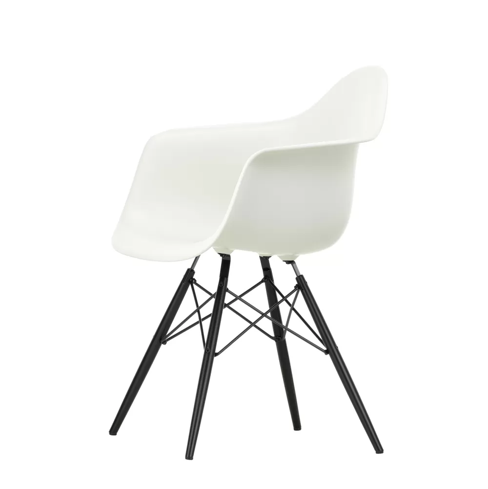 Poltrone Singole^Vitra Eames Plastic Armchair Daw | Poltroncina | Acero Nero - Bianco