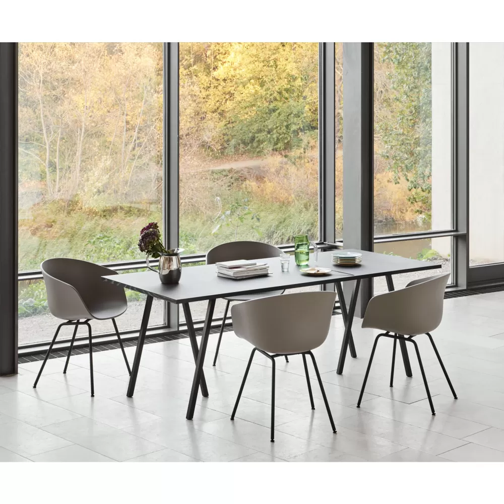 Tavoli Fissi^HAY Loop Stand Table Tavolo - Linoleum Nero / Bordo Frassino Nero