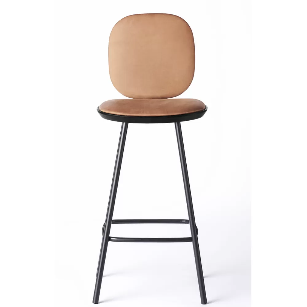Sgabelli^Brdr. Krüger Pauline Comfort Bar Stool H65 | Sgabello | Metallo-Rovere Nero-Pelle Cognac